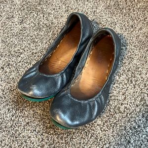 Metallic pewter Tieks size 7